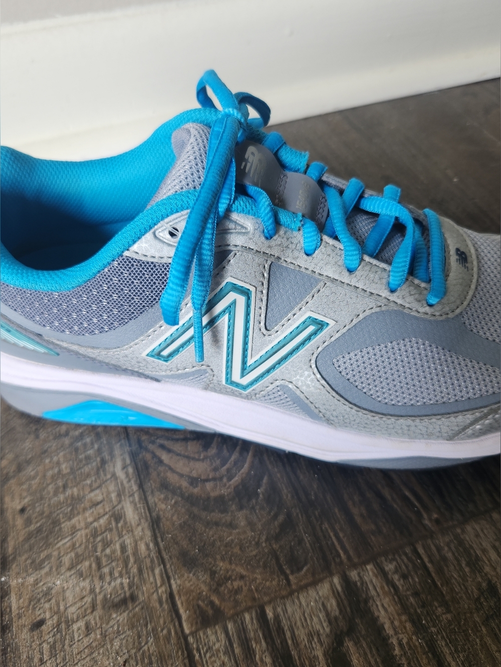 New Balance 1540 V3 Gray & Turquoise Lace-Up Athletic Shoe 10W